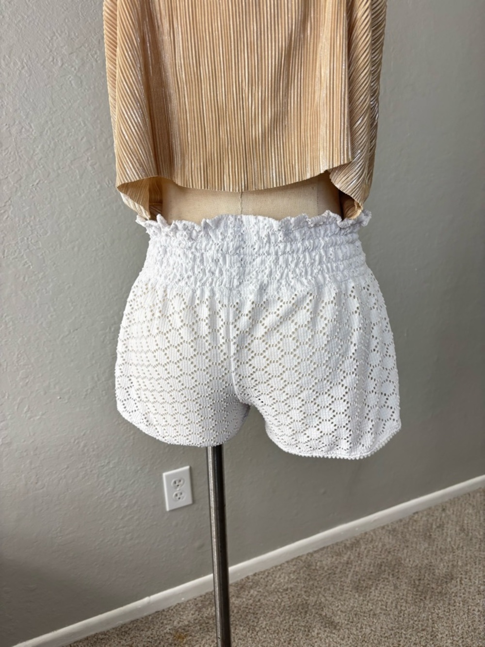 Roxy White Crochet Eyelet Drawstring bathing suit cover up Shorts - Picture 2 of 6